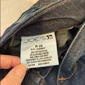 Joe’s Jeans size 6/28 Honey fit bootcut